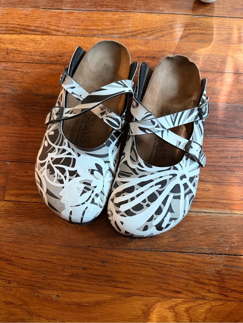 Kids Floral-Print Mary Jane Clogs in White and Black